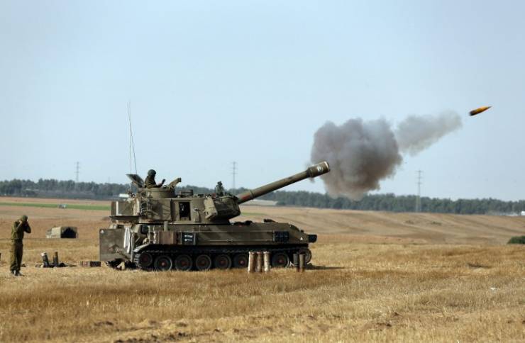 الاحتلال يقصف بالمدفعية مواقع وأراضي شمال غزة
