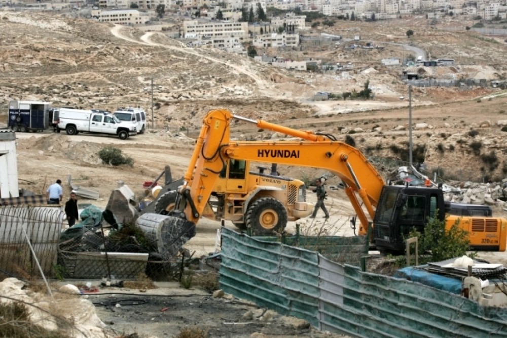 الاحتلال يهدم 14 منشأة في اريحا