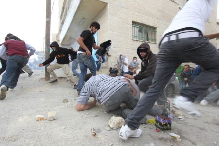 القدس: مستعربون يختطفون 8 مواطنين ويصيبون آخرين بالرصاص
