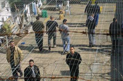 150 أسيرا من أراضي عام 48 يقبعون في سجون الاحتلال