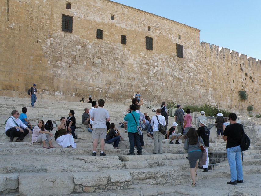 “إلعاد” الاستيطانية تفتتح “مشروع تنخيل تراب جبل الهيكل” في القدس غدا
