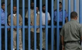 الاحتلال ينقل أسرى مضربين إلى سجن “عوفر”