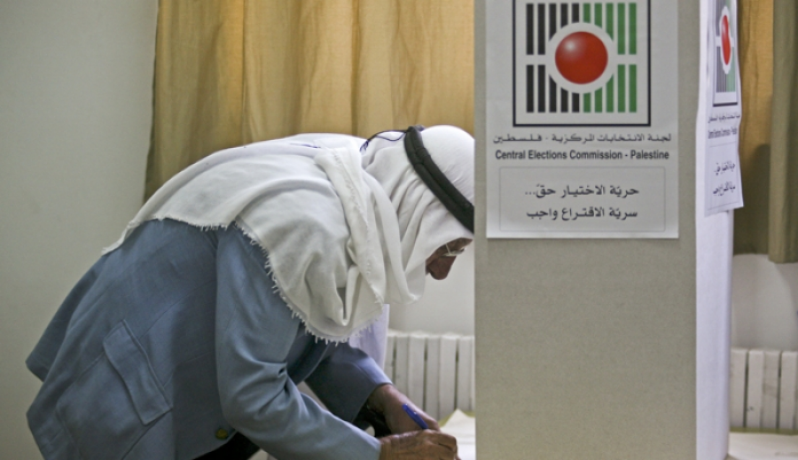 لجنة الانتخابات تدعو المواطنين لاغتنام فرصة التسجيل للانتخابات