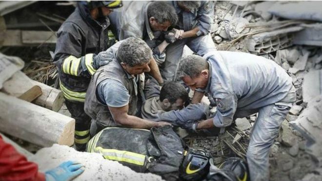 ارتفاع حصيلة قتلى زلزال إيطاليا إلى 247 قتيلا