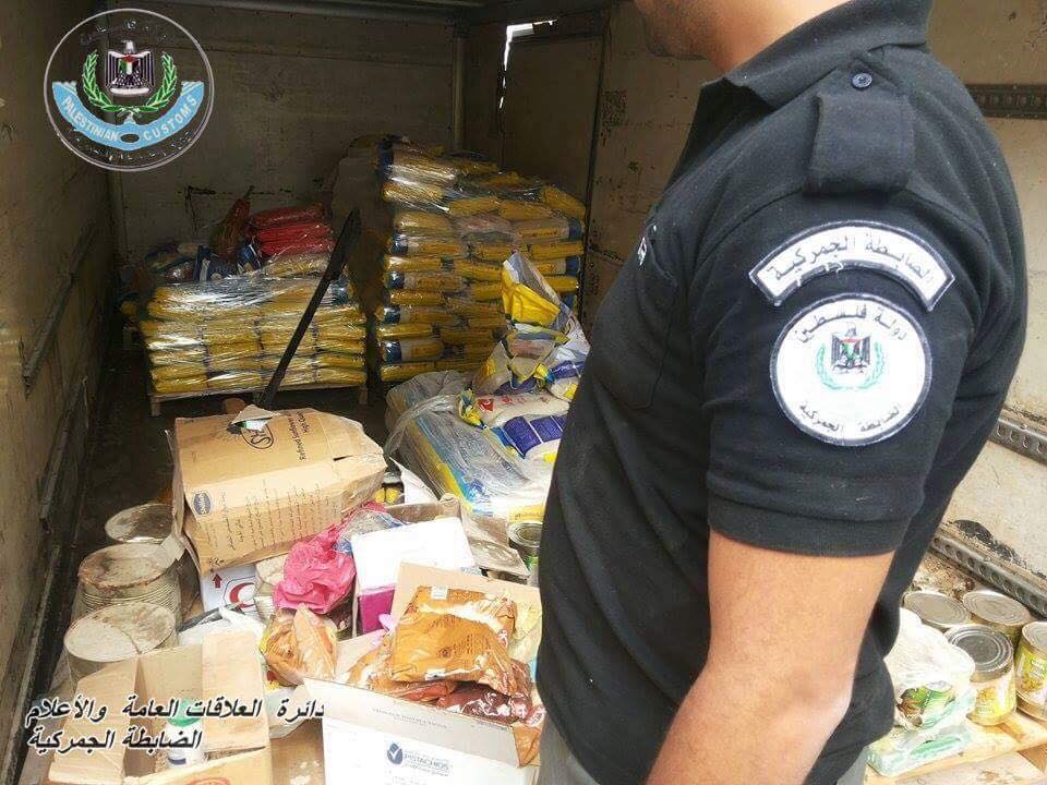 ضبط طن من المواد الغذائية والمنظفات الفاسدة في أريحا