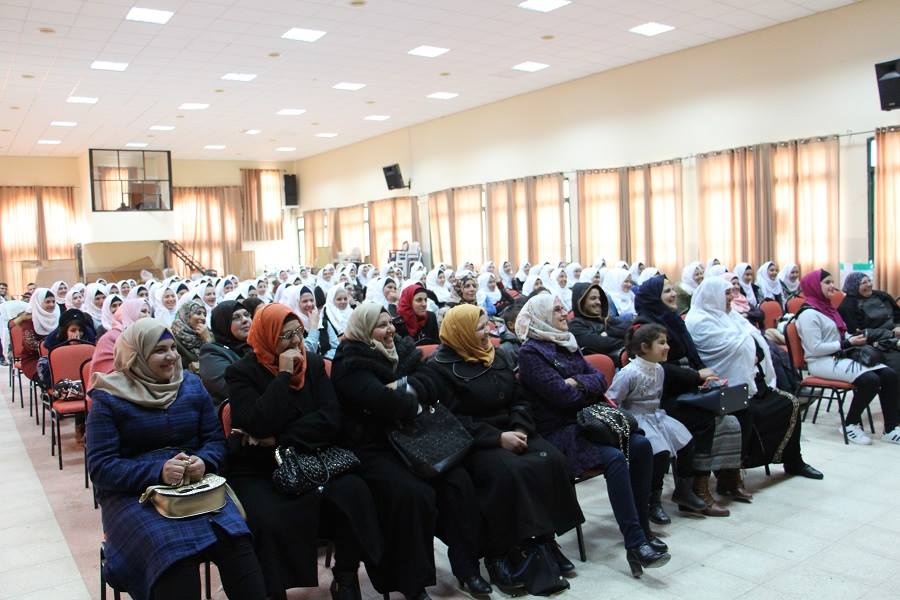 مسرح الحرية يستكمل سلسلة عروضه في الضفة الغربية لمسرحية “مروح عَ فلسطين” في مدينة دوره