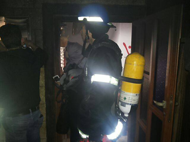 الدفاع المدني يخمد حريق اندلع بمطعم في طولكرم
