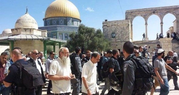 مستوطنون يقتحمون الأقصى والاحتلال يمنع وجبات السّحور