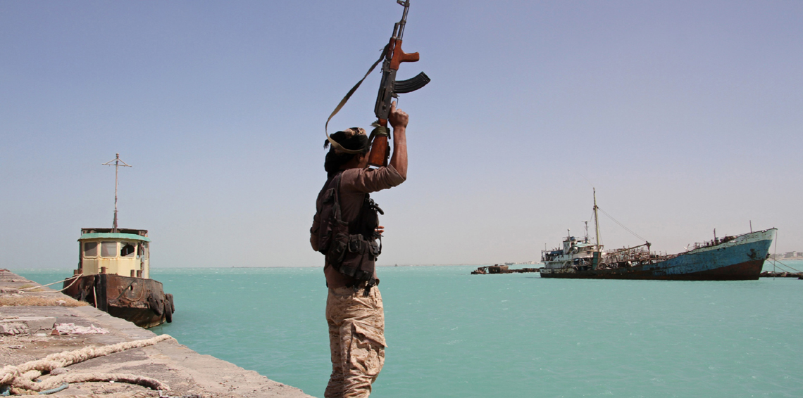 الحوثيون يهددون بمهاجمة البوارج وناقلات النفط إذا ظلت موانئ اليمن مغلقة