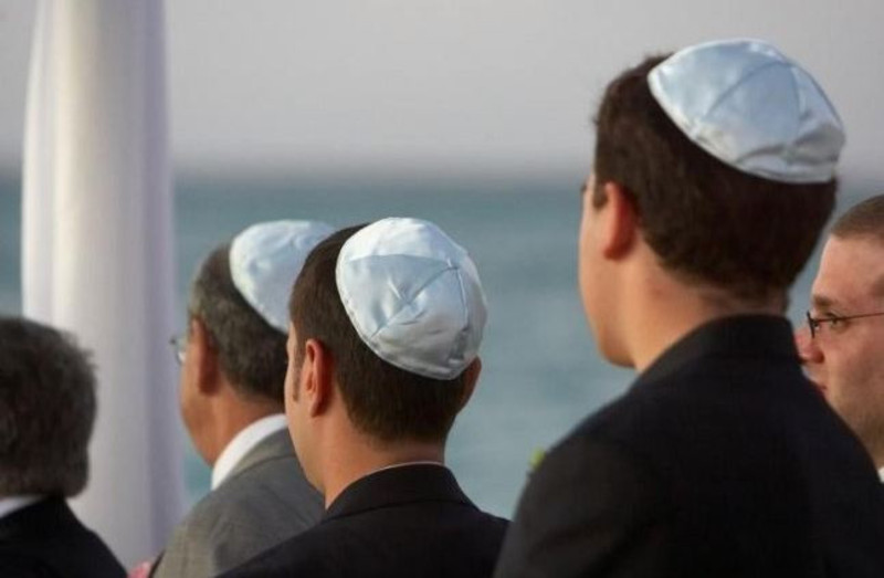 خاص”صدى الاعلام”:استطلاع ثلث اليهود يخافون الكشف عن هويتهم في الخارج