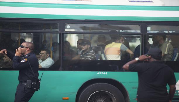 سائق مقدسي يتعرض لمحاولة قتل على يد مستوطنين
