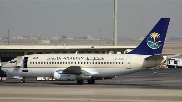 بالفيديو والصور: السعودية تنقل طائرة بين جدة والرياض بطريقة لا تصدق