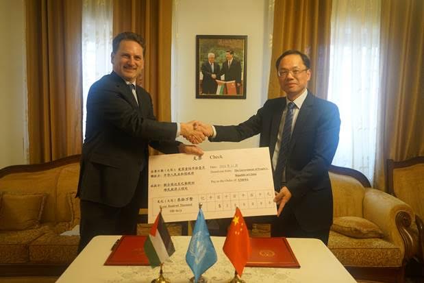 الصين تتبرع بمبلغ 300 ألف دولار للأونروا دعما لبرامج التنمية البشرية للاجئي فلسطين