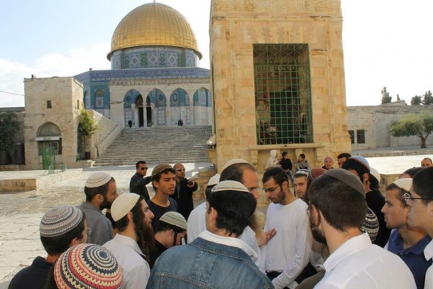 مستوطنون يحاولون أداء صلوات تلمودية في المسجد الأقصى