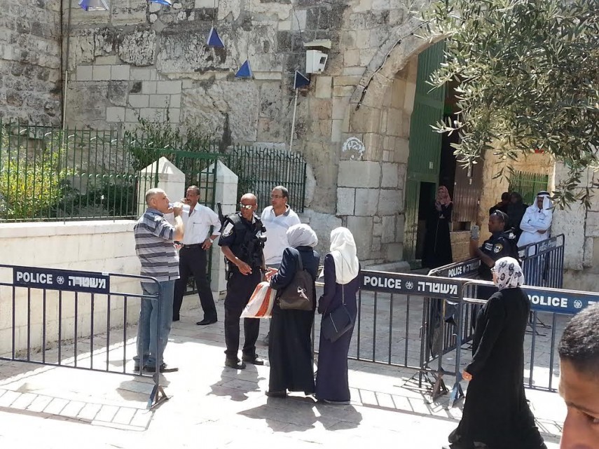 القدس: الاحتلال يعتقل ستة مواطنين ويبعد أربعة آخرين عن “الأقصى”
