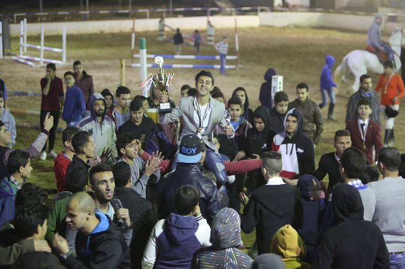 بالصور: الفارس الأشقر يتوج ببطولة غزة لقفز الحواجز