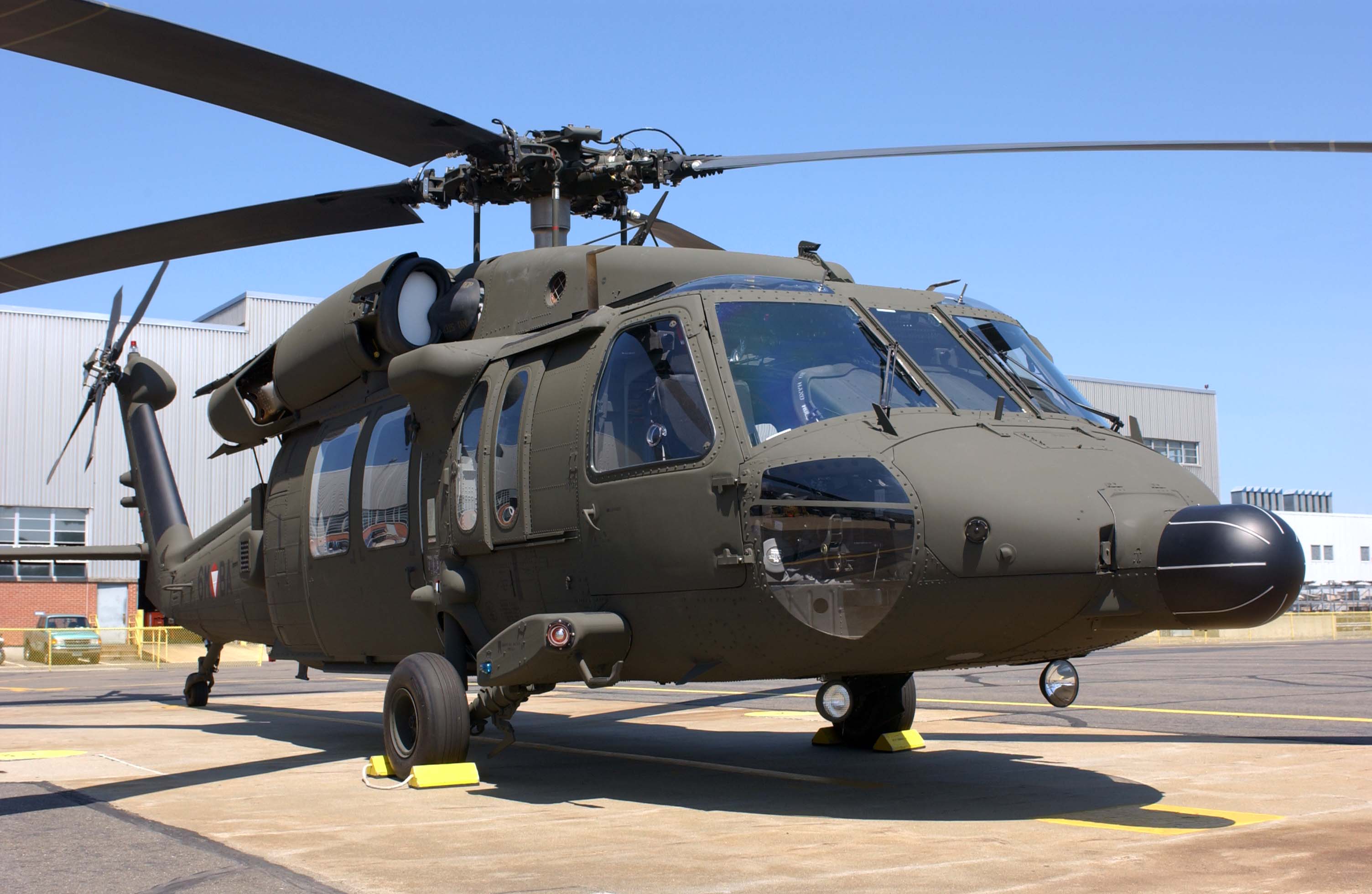 Foto: HBF/LECHNER
Datum: 10 06 2002
Ort: USA/Stratford, CONNECTICUT
Sikorsky Aircraft Corporation
erstes Werks-Roll-Out des Black Hawk