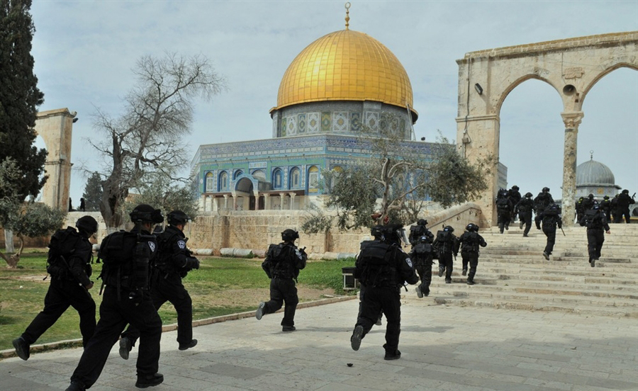 هيئات القدس الإسلامية تطالب الاحتلال برفع يده عن الأقصى وتحذر من تماديه في الانتهاكات
