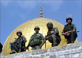 خاص ((صدى الإعلام))… إسرائيل تصعد من هجمتها على المقدسات الإسلامية والمسيحية في القدس