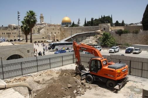القدس: انهيار أرضي جديد في ملعب سلوان بسبب حفريات الاحتلال