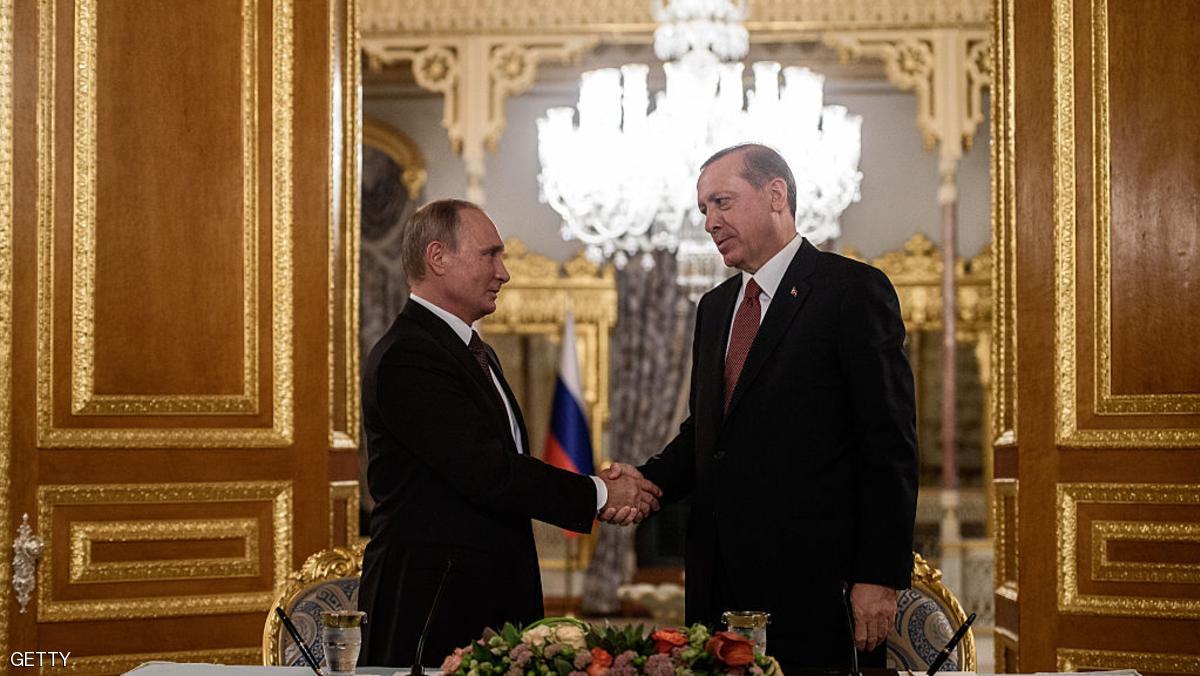 Russian President Vladimir Putin (L) shakes hand with Turkish President Recep Tayyip Erdogan (R) during a press conference on October 10, 2016 in Istanbul. Putin visits Turkey on October 10 for talks with counterpart Recep Tayyip Erdogan, pushing forward ambitious joint energy projects as the two sides try to overcome a crisis in ties. / AFP / OZAN KOSE (Photo credit should read OZAN KOSE/AFP/Getty Images)