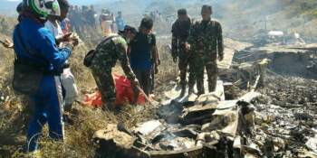 13 قتيلاً إثر تحطم طائرة عسكرية في أندونيسيا