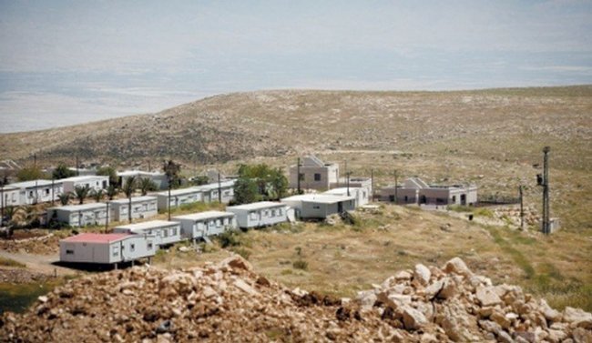 الاحتلال يصادر 4 قطع اراضي لاعادة استنساخ “عمونا”