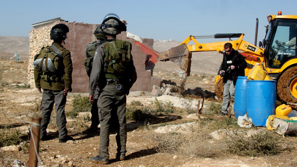 الاحتلال يهدم بركسا في خربة بيت اسكاريا جنوب بيت لحم