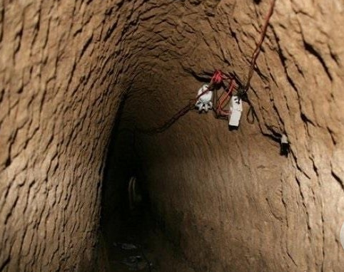 انتشال جثتي فلسطينيين من نفق تجاري في رفح