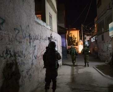 4 اصابات برصاص الاحتلال بعد اقتحام مخيم الدهيشة