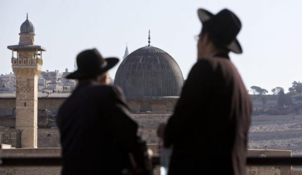 اعضاء “حركة عائدون إلى جبل الهيكل” يطالبون بتطهير الحرم القدسي من المسلمين