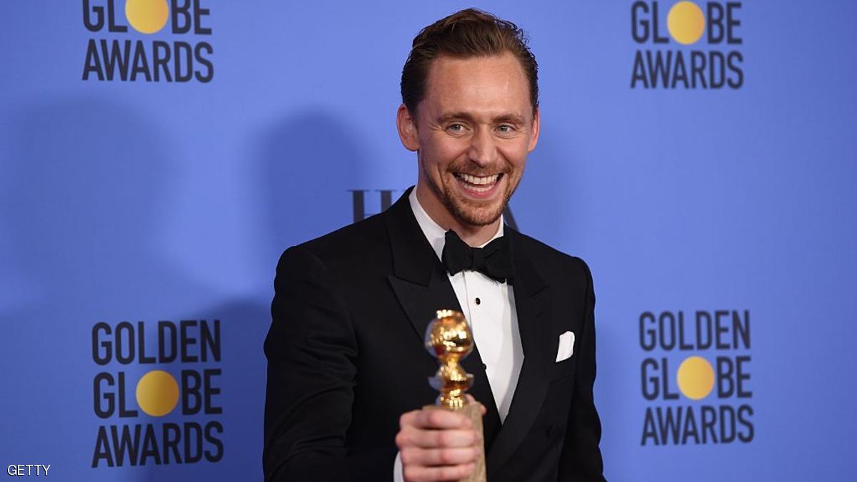 Actor Tom Hiddleston poses in the press room during the 74th Annual Golden Globe Awards at The Beverly Hilton Hotel on January 8, 2017 in Beverly Hills, California. / AFP / Robyn BECK (Photo credit should read ROBYN BECK/AFP/Getty Images)