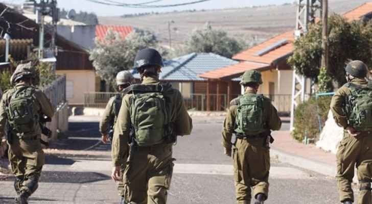 الاحتلال يعتقل 25 مواطنا من الضفة الغربية