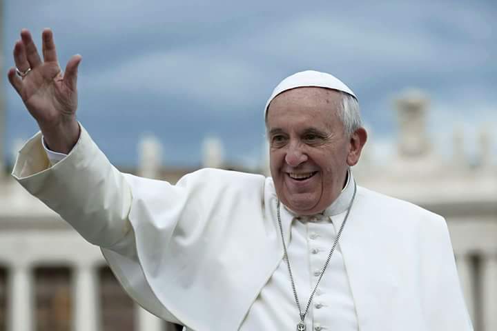 البابا فرنسيس يدعو الى السلام في القدس وحوار يتيح التعايش بين دولتين