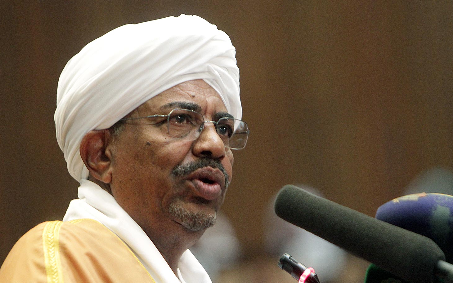 الرئيس السوداني يعين نائبا له ورئيسا للوزراء صدى الإعلام 2019 02 23