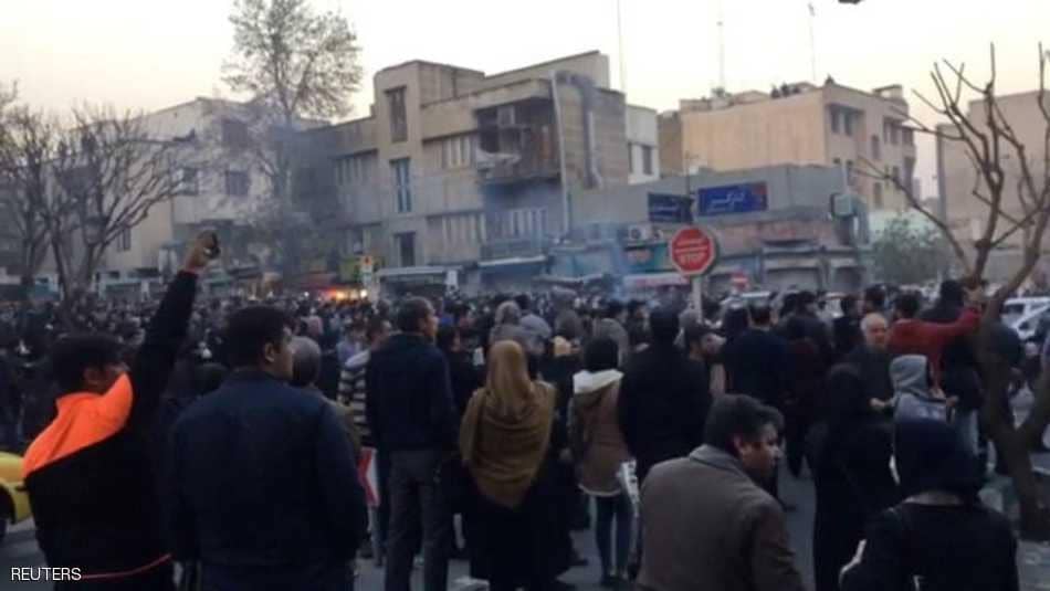 السلطات الإيرانية تقتل 50 معارضا وتعتقل 3 آلاف في مظاهرات تجتاح البلاد