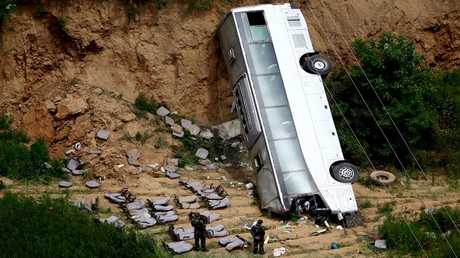 مصرع 15 شخصا بسقوط حافلة ركاب بواد في جواتيمالا