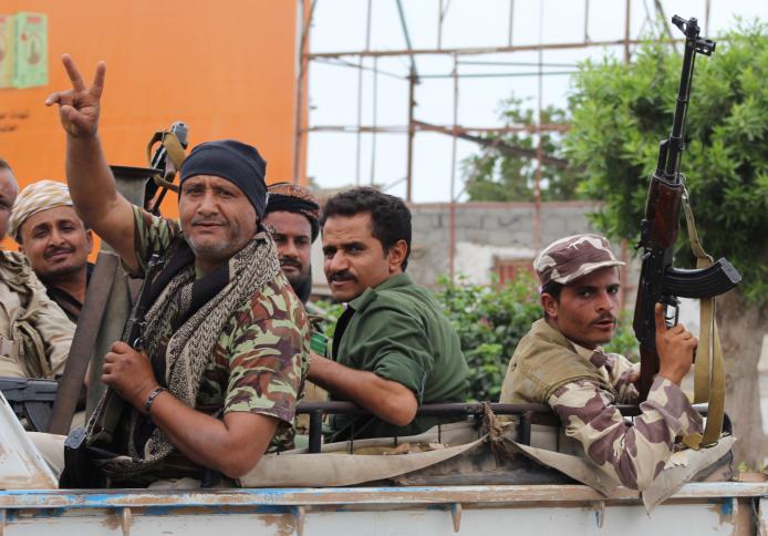 اليمن: طرفا النزاع في عدن يعززان قواتهما غداة اشتباكات دامية