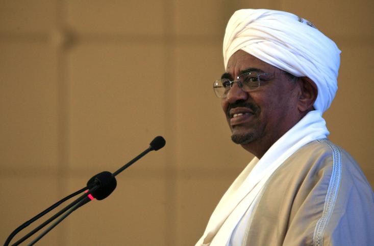 الرئيس السوداني يقر تشكيل 5 مجالس سيادية برئاسته