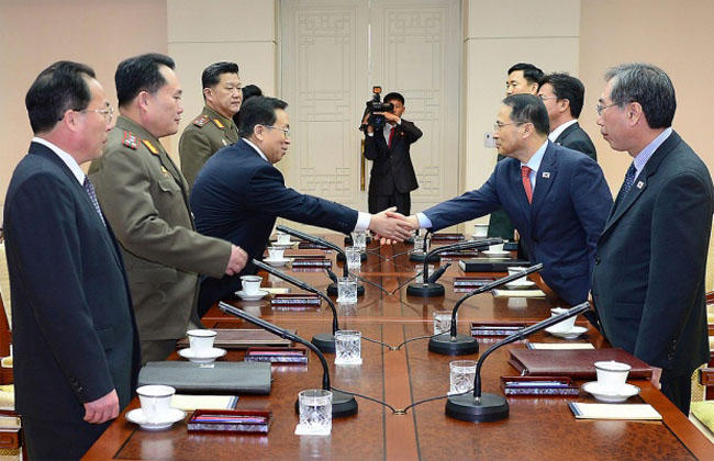 بدء أول محادثات رسمية بين الكوريتين هي الأولى منذ أكثر من عامين