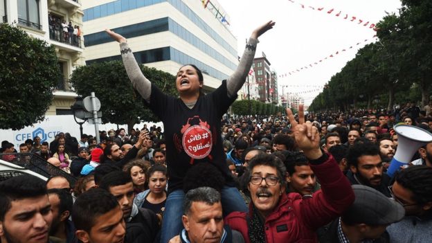 انخفاض وتيرة الاحتجاجات في تونس