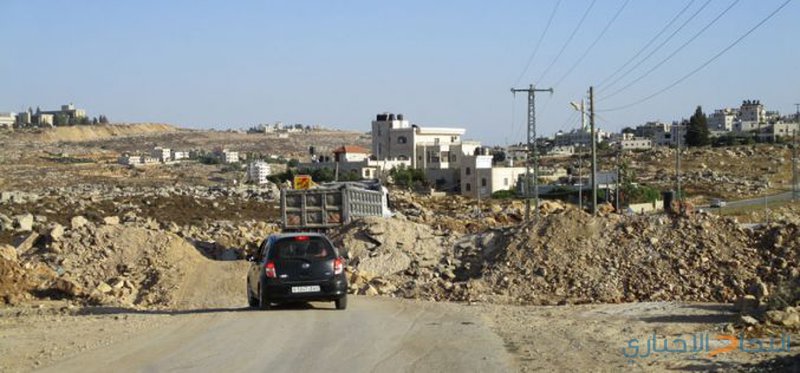 الاحتلال يغلق المدخل الجنوبي لقرية الجبعة بالسواتر الترابية