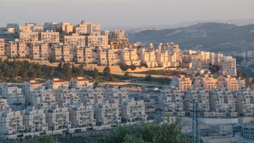 منظمة التحرير: إسرائيل تسعى لشرعنة “البؤر الاستيطانية” وزيادة عدد ساكنيها