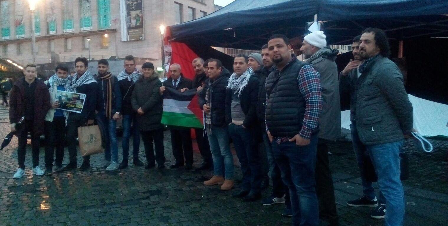 وقفة احتجاجية أمام السفارة الإماراتية في بروكسل رفضا للاتفاق التطبيعي