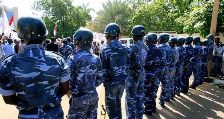 الشرطة السودانية تفض مظاهرات وسط الخرطوم وتعتقل محتجين