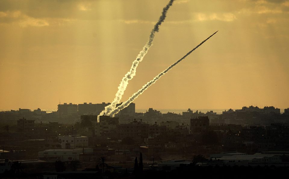 اطلاق صاروخين من غزة احدهما سقط في “اشكول”