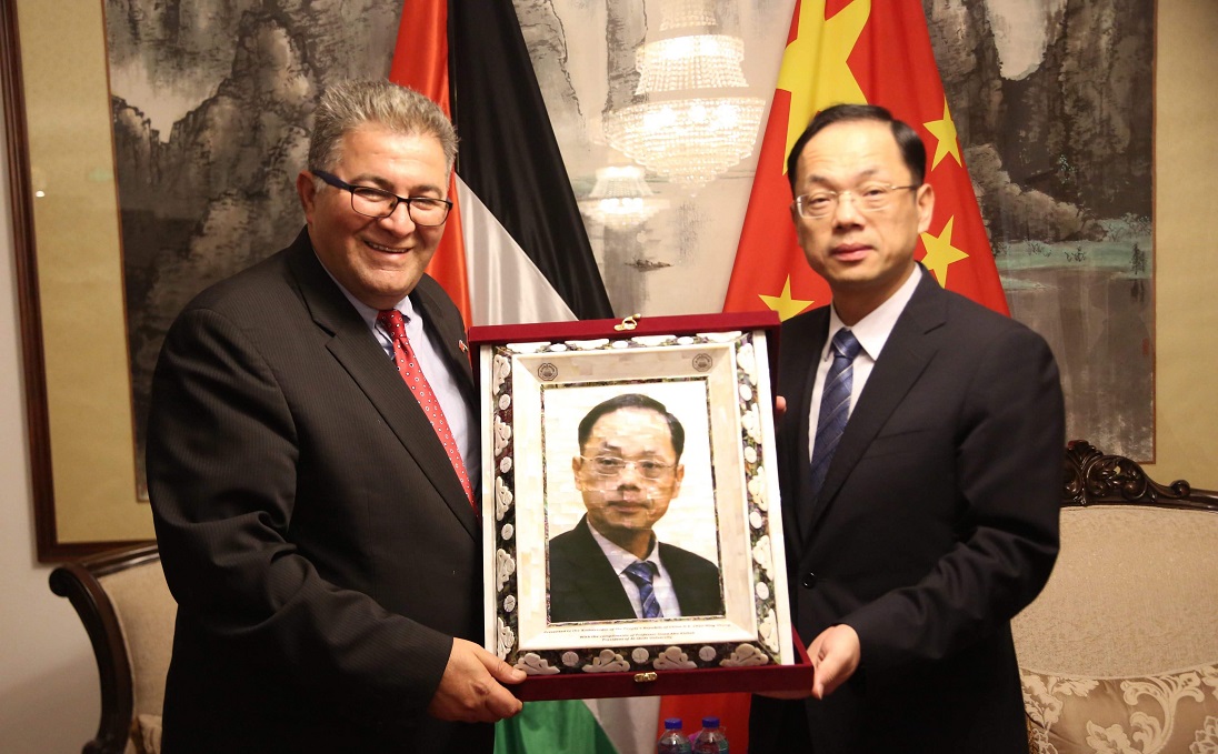 جامعة القدس تكرّم السفير الصيني لمناسبة انتهاء مهام عمله بفلسطين