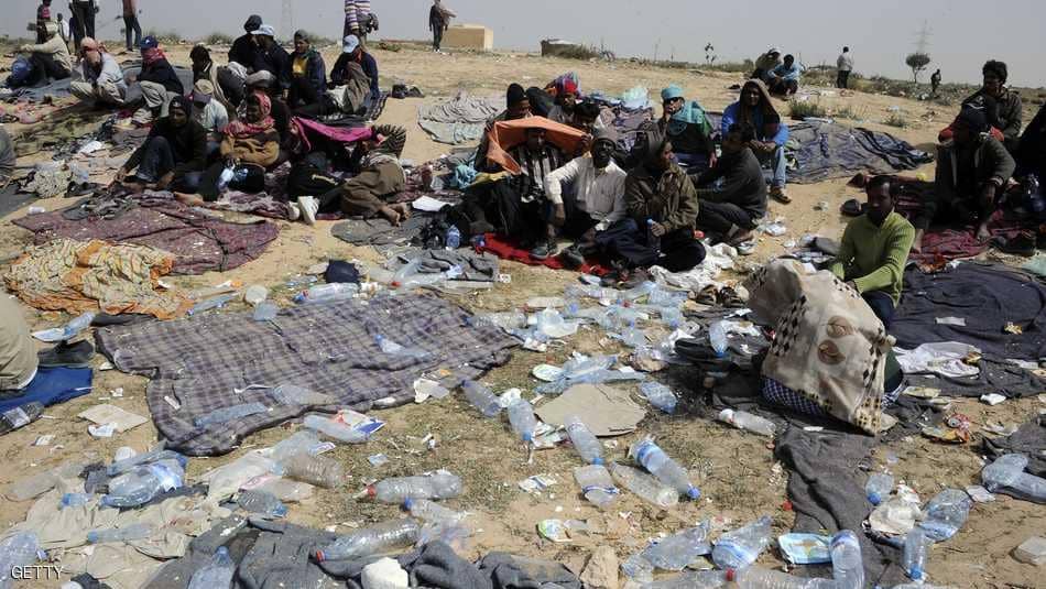 عشرات القتلى بحادث تصادم حافلة تقل مهاجرين في ليبيا