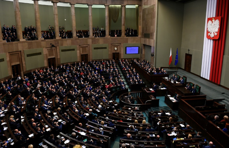 مجلس الشيوخ البولندي يقر قانونا بشأن المحرقة النازية تعارضه اسرائيل