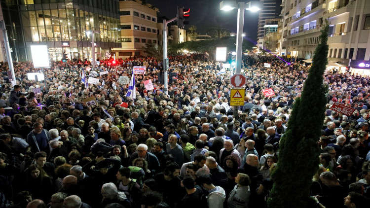 اعتقال العشرات في تظاهرات حاشدة ضد نتنياهو